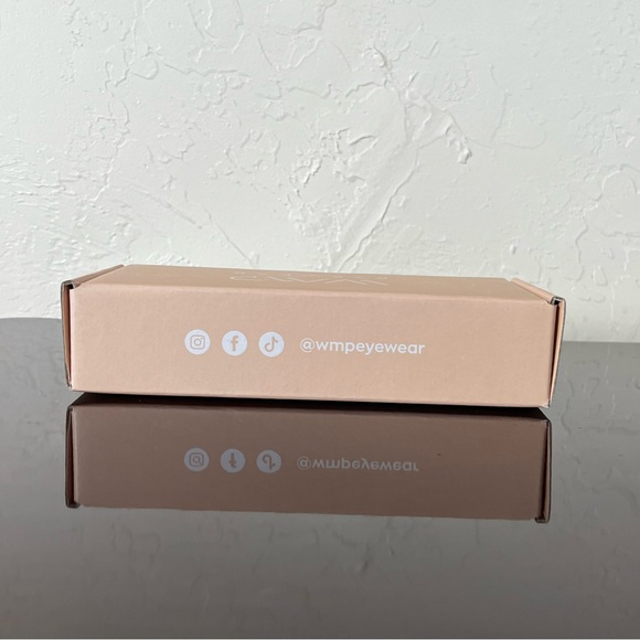 Women’s Sunglasses Black - Picture 7 of 8